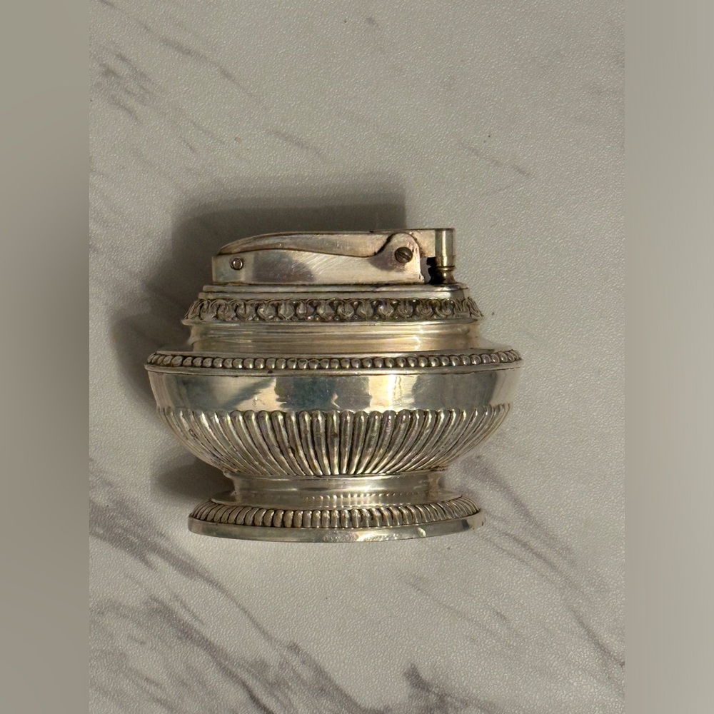 Vintage 1950s Ronson “Queen Anne” silver lighter